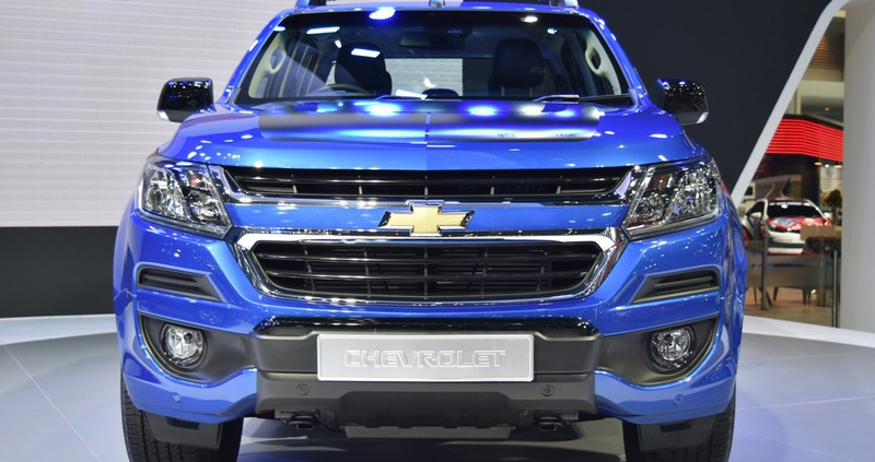 chiem nguong chevrolet colorado high country storm 2017