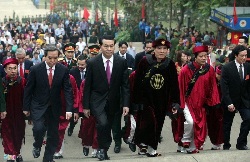 chu tich nuoc dang huong tuong niem cac vua hung