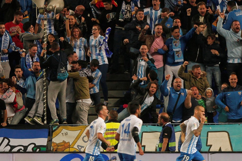 neymar nhan the do barca thua soc malaga