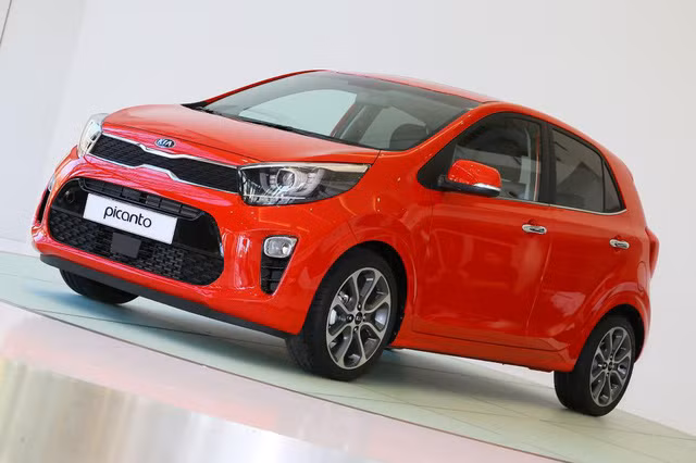 loat o to moi gia 100 200 trieu gay loan thi truong