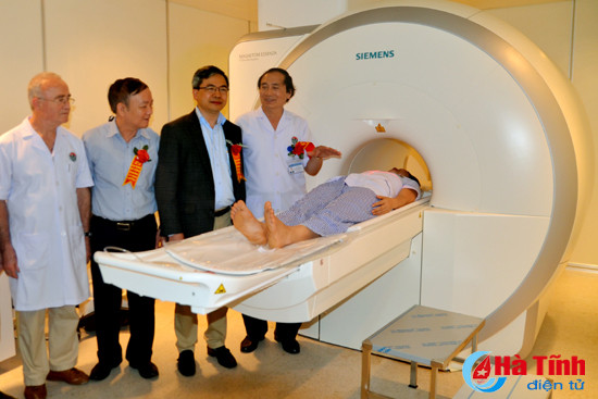 bvdk ha tinh khai truong he thong chup cong huong tu 1 5 tesla