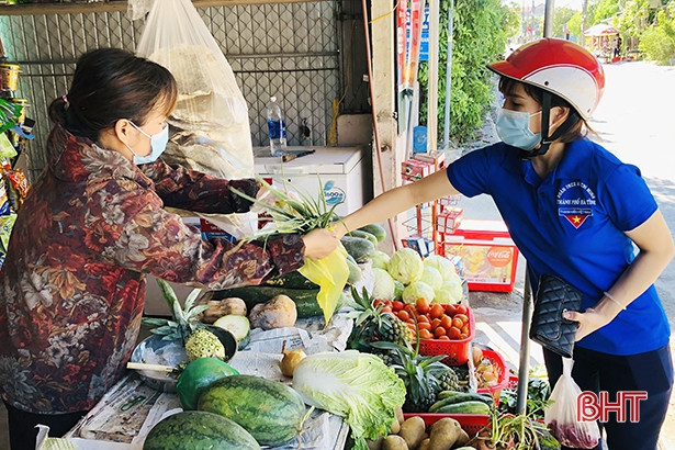 Bữa cơm tình nghĩa tri ân cựu TNXP ở TP Hà Tĩnh