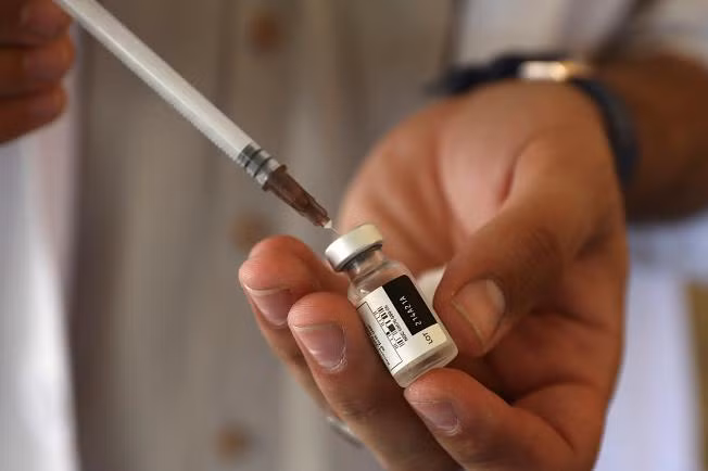 Có nhất thiết phải tiêm bổ sung liều thứ 3 vắc xin phòng COVID-19?