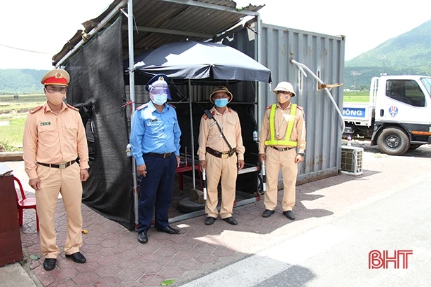 Gia tăng lượng người sử dụng phương tiện cá nhân về Hà Tĩnh từ vùng có dịch