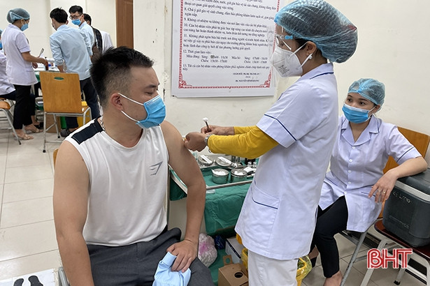 1.000 lao động Formosa Hà Tĩnh tiêm vắc xin phòng Covid-19