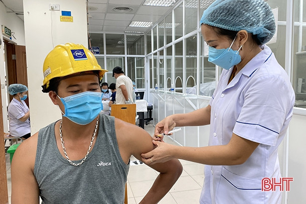 1.000 lao động Formosa Hà Tĩnh tiêm vắc xin phòng Covid-19