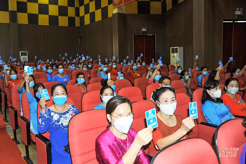 Bà Trương Thị Hằng tái cử Chủ tịch Hội LHPN huyện Hương Khê