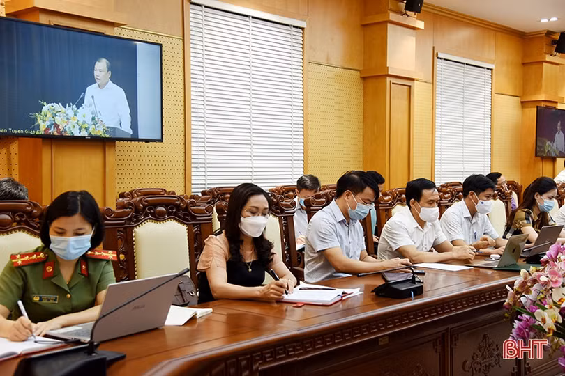 Tuyên truyền đa dạng, toàn diện các nội dung thực hiện nhiệm vụ chính trị và phòng, chống dịch Covid-19