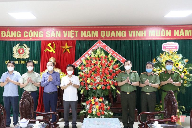 Lãnh đạo tỉnh chúc mừng lực lượng An ninh Công an Hà Tĩnh