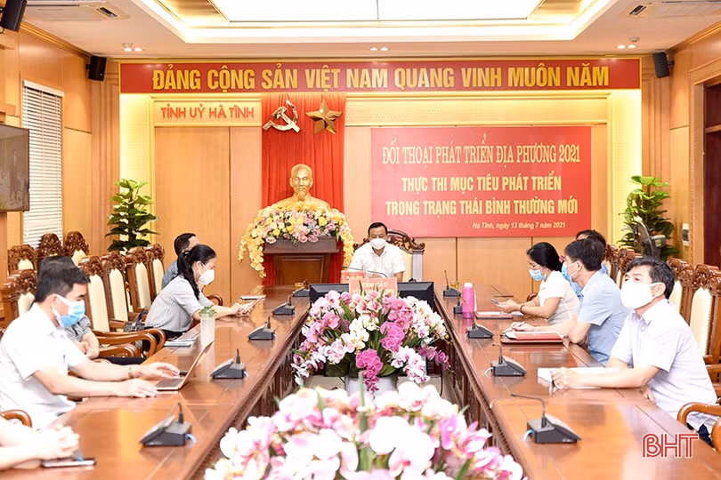 Hà Tĩnh tham gia diễn đàn trực tuyến toàn quốc “Đối thoại phát triển địa phương 2021”