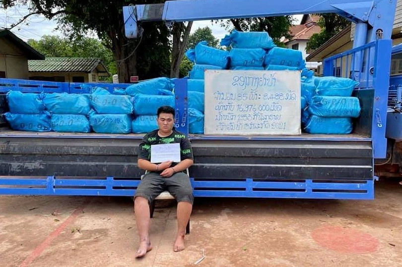 Lào: Bắt xe tải chở gần 2 tấn ma túy tổng hợp, ngụy trang trong bao gạo