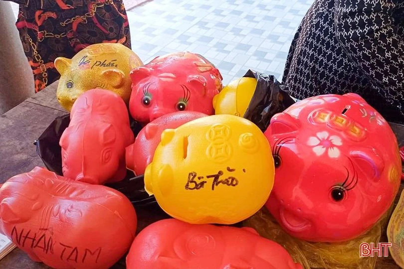 Phụ nữ Hà Tĩnh hướng về miền Nam ruột thịt