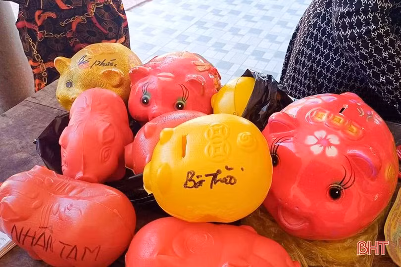 Phụ nữ Hà Tĩnh hướng về miền Nam ruột thịt