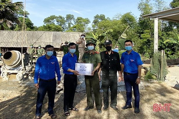 Hơn 3.000 ĐVTN Hà Tĩnh tham gia “Ngày tình nguyện chung sức xây dựng nông thôn mới”