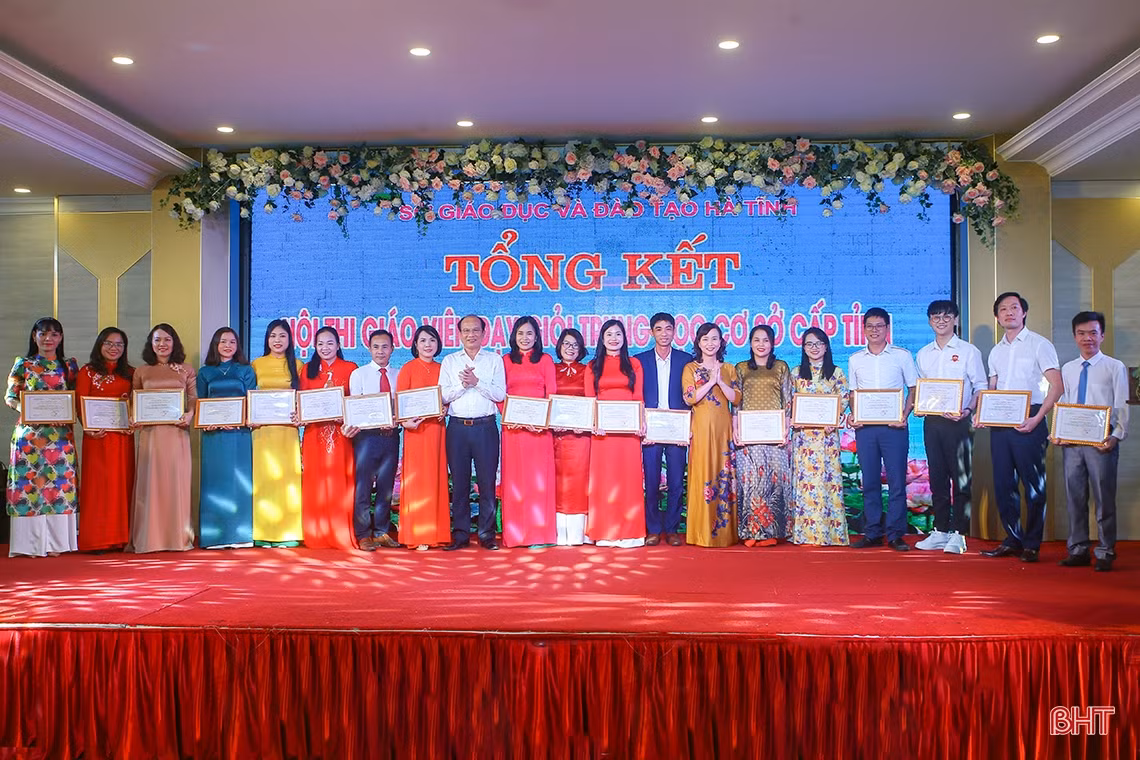 Hà Tĩnh tuyên dương 173 giáo viên trung học cơ sở dạy giỏi