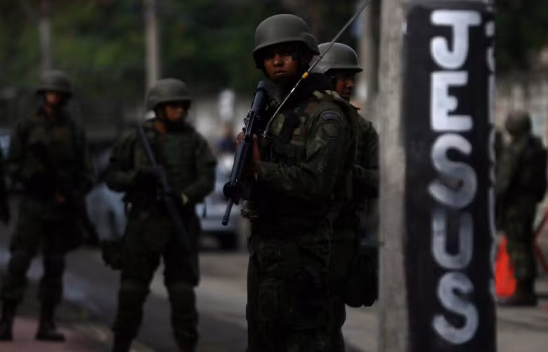 quan doi brazil that chat an ninh o rio de janeiro