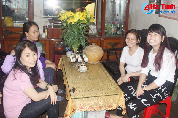 ve an tet nguoi dan cac xa ntm ngo ngang truoc doi thay cua que huong