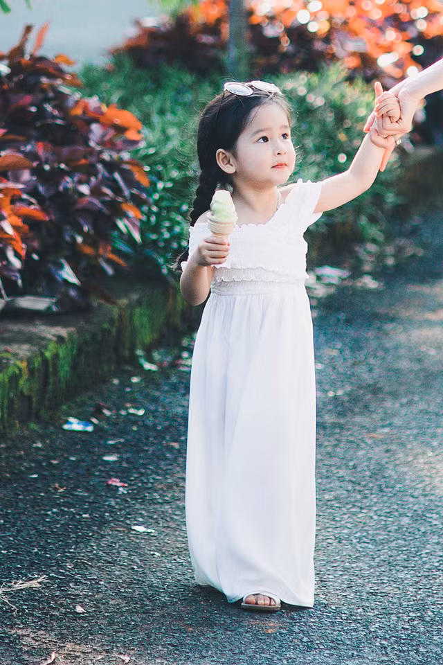 mua xuan am ap cua hai me con xinh dep dang yeu