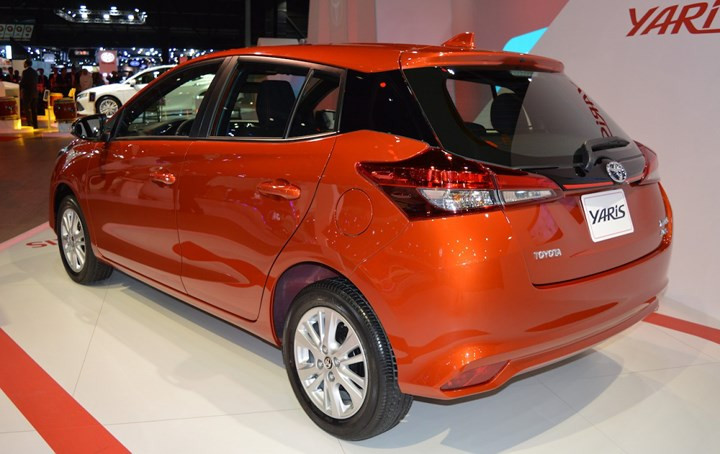 can canh toyota yaris moi ra mat gia chi tu 374 7 trieu dong
