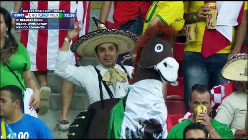 nhung kieu co vu bong da doc nhat vo nhi cua cdv the gioi