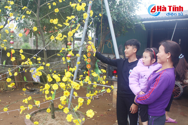 ve an tet nguoi dan cac xa ntm ngo ngang truoc doi thay cua que huong