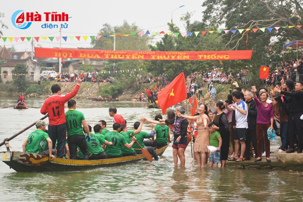 soi noi le hoi dua thuyen truyen thong phuong trung luong