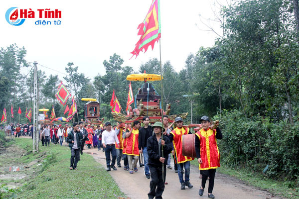 trang trong le ruoc sac phong vua ham nghi