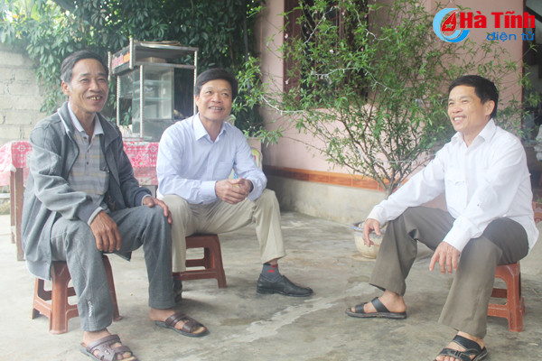 ve an tet nguoi dan cac xa ntm ngo ngang truoc doi thay cua que huong