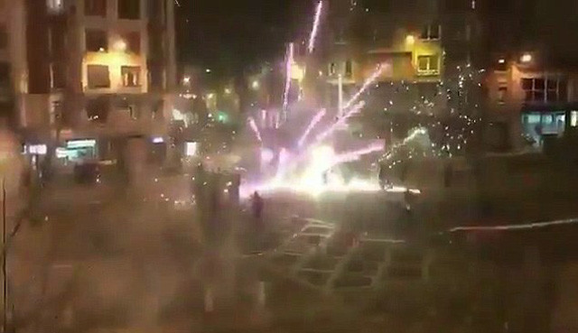 hon chien kinh hoang giua fan spartak moscow va bilbao 1 canh sat thiet mang