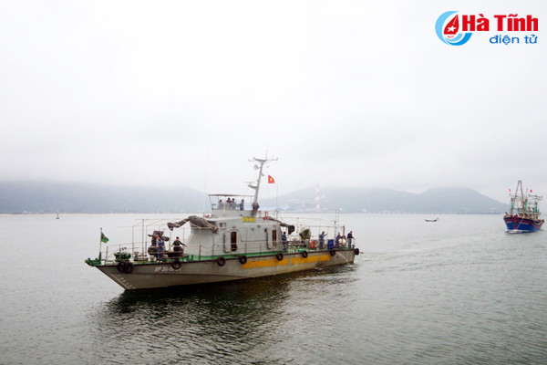 cuu thanh cong 11 thuyen vien gap nan tren bien