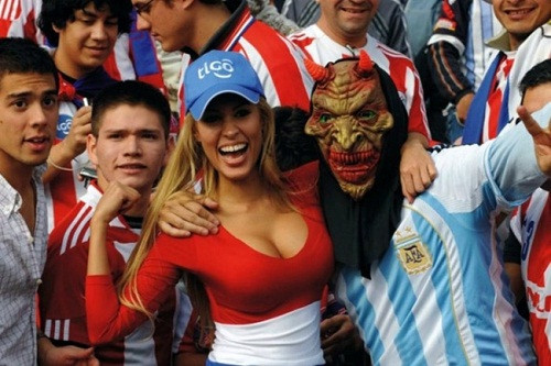 nhung kieu co vu bong da doc nhat vo nhi cua cdv the gioi