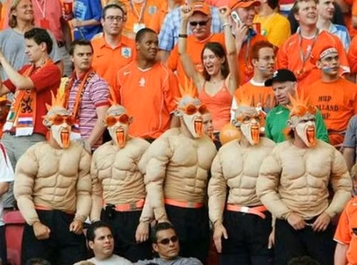 nhung kieu co vu bong da doc nhat vo nhi cua cdv the gioi