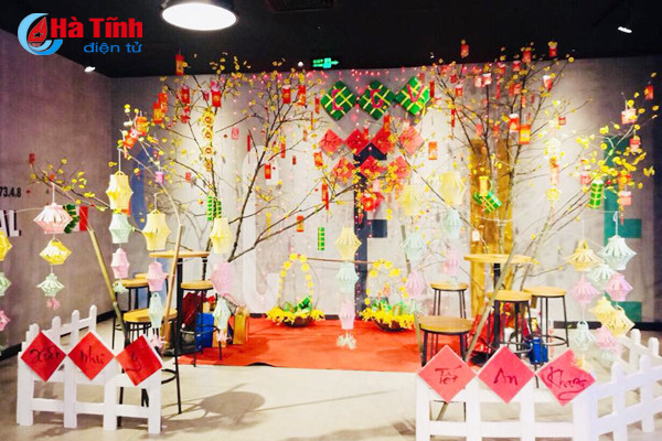 gioi tre ha tinh nhon nhip xem phim rap ngay dau nam moi