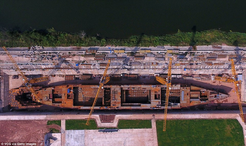 trung quoc dong ban sao tau titanic cam ket khong chim