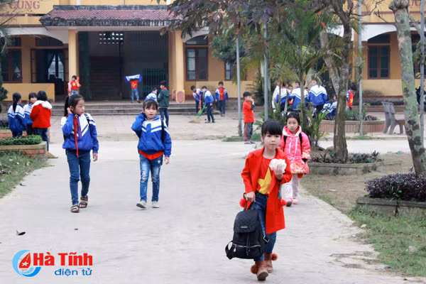 hao hung gio hoc dau nam moi