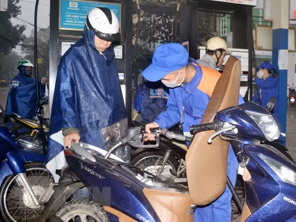 de xuat tang thue xang len muc tran 4 000 dong moi lit