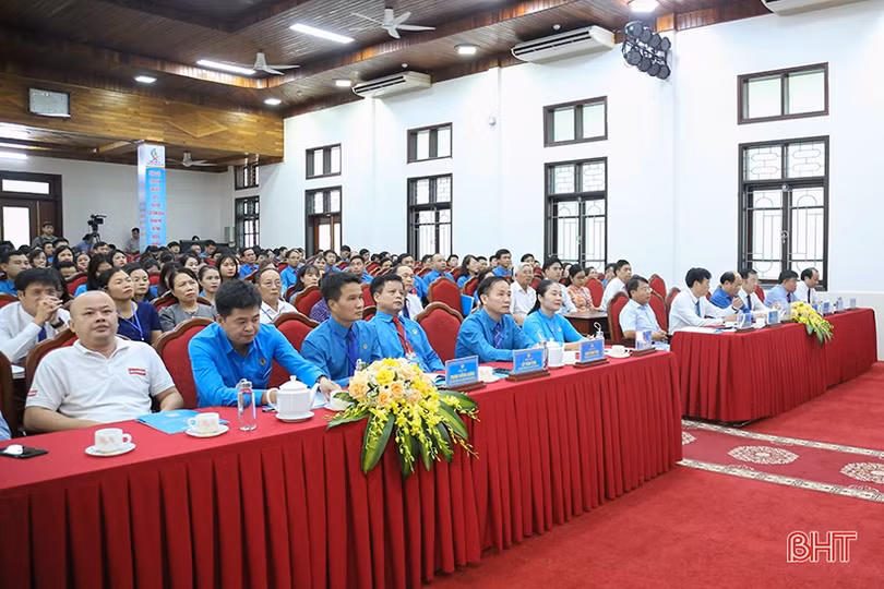 Bà Nguyễn Thị Anh Chương được bầu giữ chức Chủ tịch LĐLĐ TP Hà Tĩnh