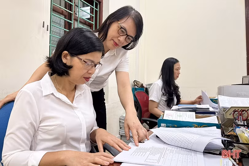 Sáng 14/8, BHXH Hà Tĩnh chi trả lương hưu theo mức hưởng mới