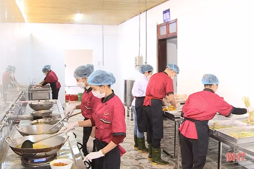 Thơm ngon gà ủ muối “Made in Hà Tĩnh”