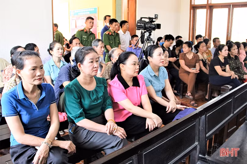 Lợi dụng quyền tự do dân chủ xâm phạm lợi ích của Nhà nước, tổ chức, cá nhân, lĩnh 30 tháng tù giam