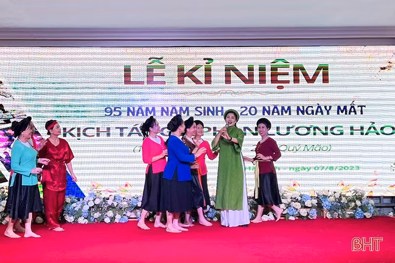 Thắp sáng ngọn lửa tình yêu với sự nghiệp sân khấu