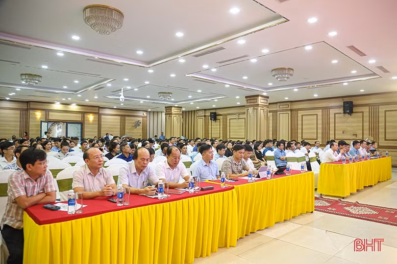 Trang bị kiến thức chuyển đổi số cho cán bộ, doanh nghiệp Hà Tĩnh
