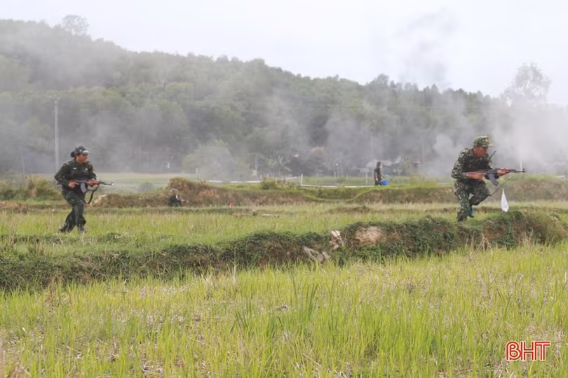 Lực lượng dân quân Hương Sơn thực binh đánh địch bảo vệ làng