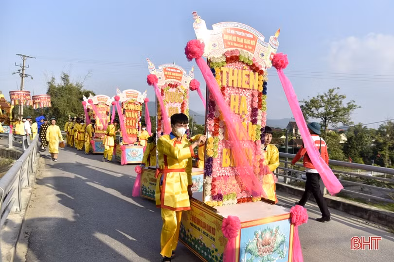 Long trọng lễ cung rước quan Hoàng Mười vân du