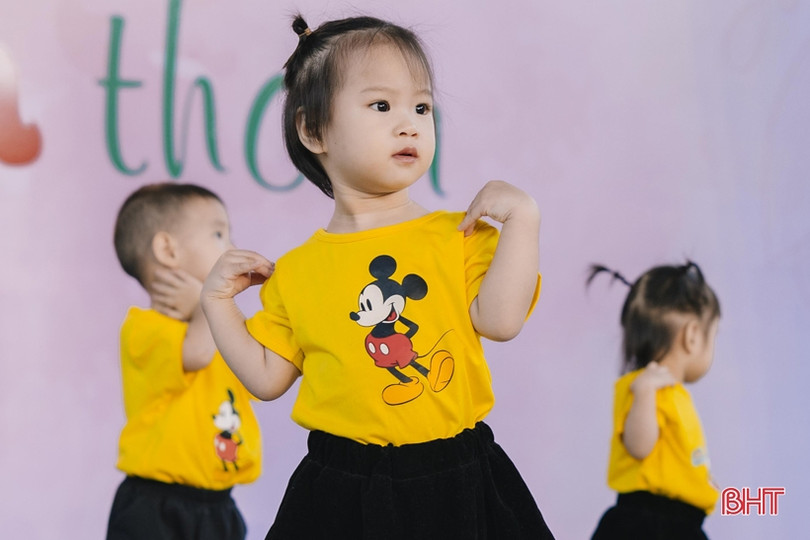 “Cho đời những đóa hoa thơm”...