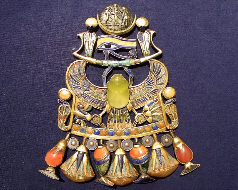 Giải mã bí ẩn về thủy tinh sa mạc vàng