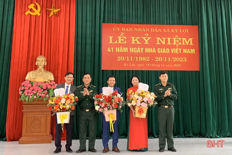 Ấm tình quân dân, nặng nghĩa đồng bào