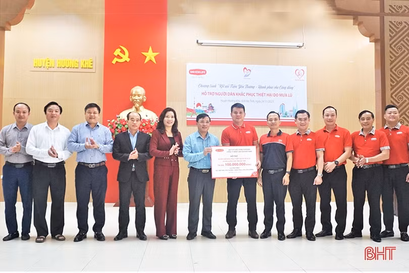 Hỗ trợ 100 triệu đồng cho người dân vùng lũ Hương Khê