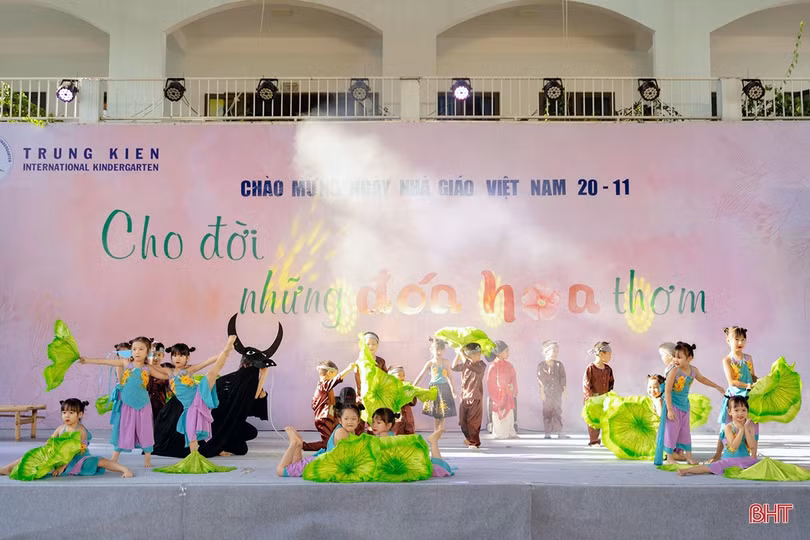 “Cho đời những đóa hoa thơm”...