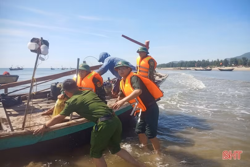 Ấm tình quân dân, nặng nghĩa đồng bào